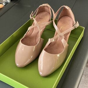 AEROSOLES Nude Patent Heels